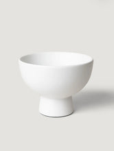 Load image into Gallery viewer, Compote vase rentals - white ceramic 
Oahu Hawaii wedding rentals