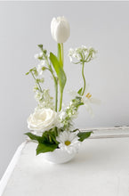 Load image into Gallery viewer, Modern Ikebana Centerpieces