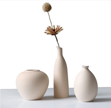 Load image into Gallery viewer, 4” Ceramic bud vases in Creme , champagne taupe or white - hawaii wedding rental company
