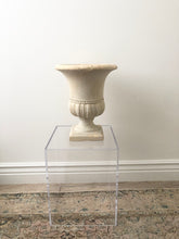 Load image into Gallery viewer, Urn Rentals