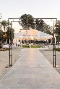 Metal square ceremony backdrop ceremony arch - Hawaii wedding ceremony rentals 