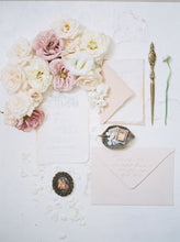 Load image into Gallery viewer, Petite Heirloom Styling Props- Rentals