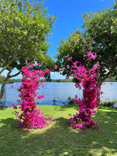 Load image into Gallery viewer, Modern ceremony arch  - Rental
