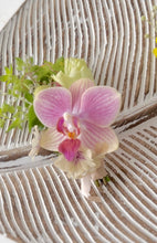 Load image into Gallery viewer, Boutonniere - Single Bloom - Tropical