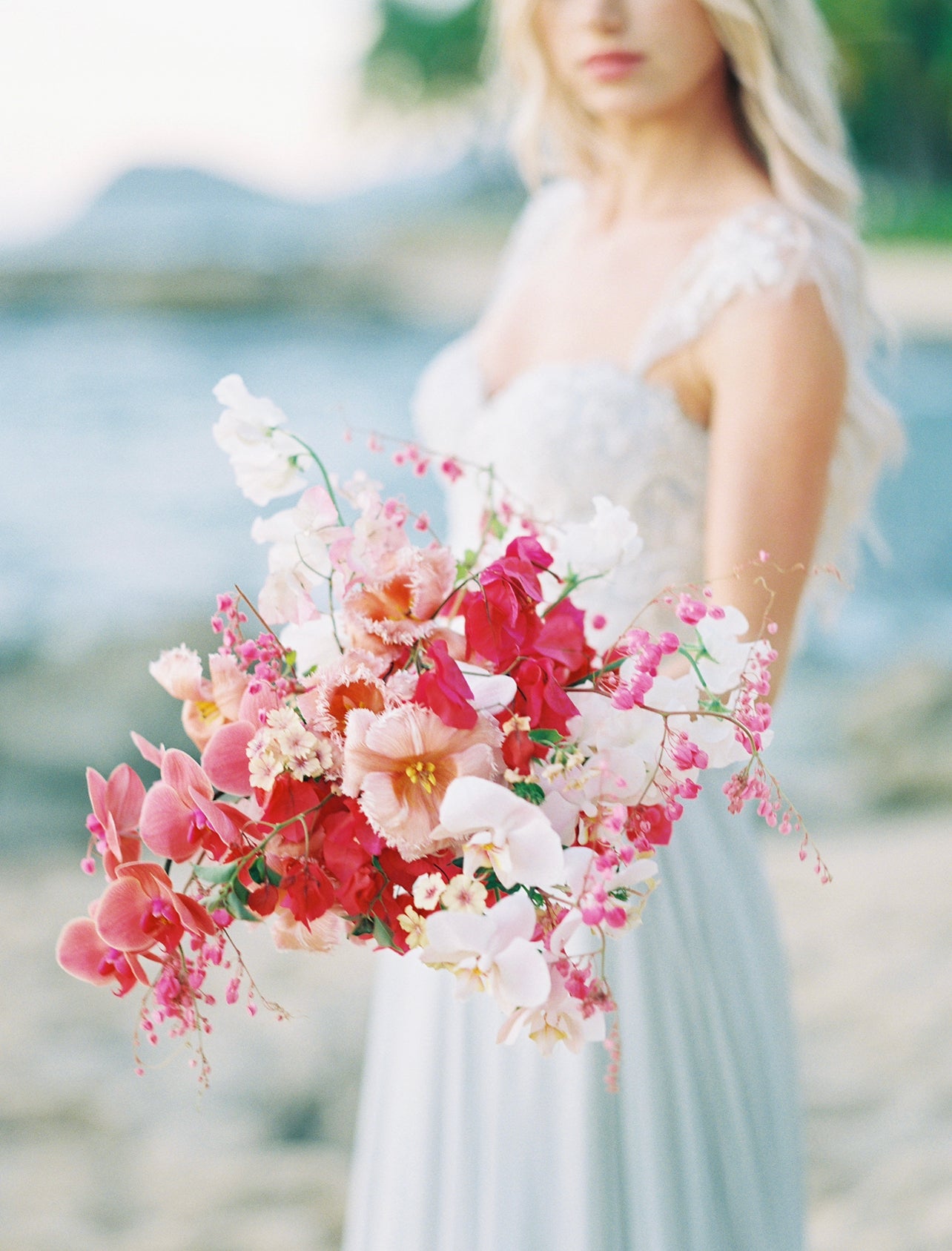 Tropical bridal 2024 bouquet pink